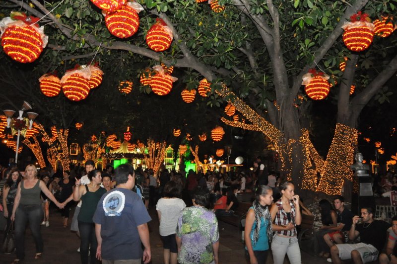 RBS Notícias  Santa Maria realiza Festival do Xis durante o fim