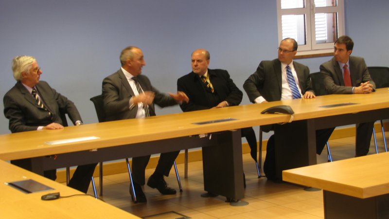 Reunião de assinatura do protocolo de intenções com autoridades da segurança, em Bilbao