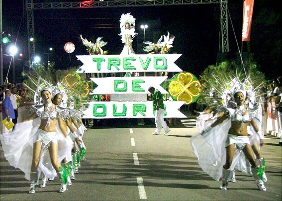 Escola será a terceira a entrar na Avenida Liberdade na noite de 17 de março