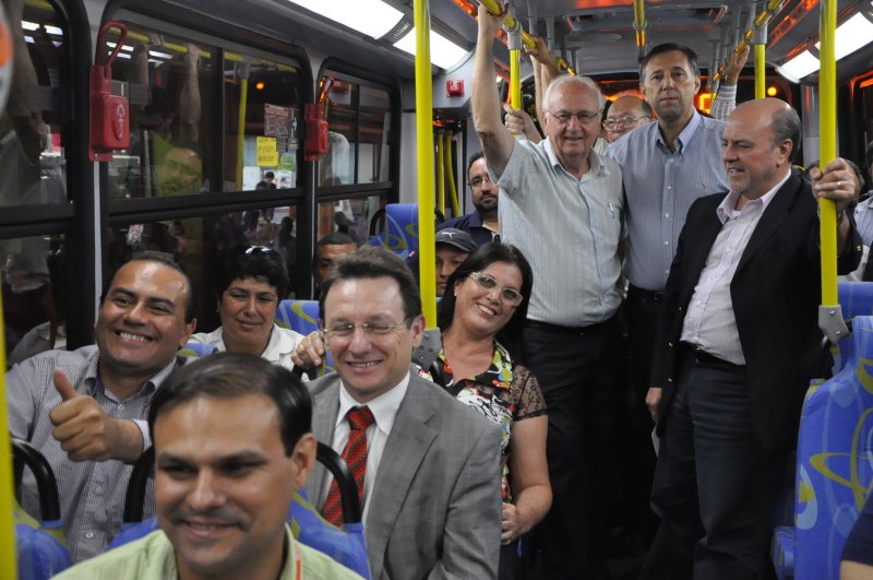 Schirmer e Maffini participaram da primeira rota do novo ônibus / Foto: João Alves