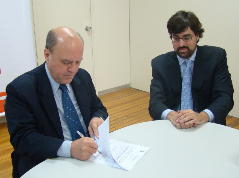 Hernani assinou a ordem para a elaboração do Plano Diretor de Saneamento / Foto: Luiz Otávio Prates