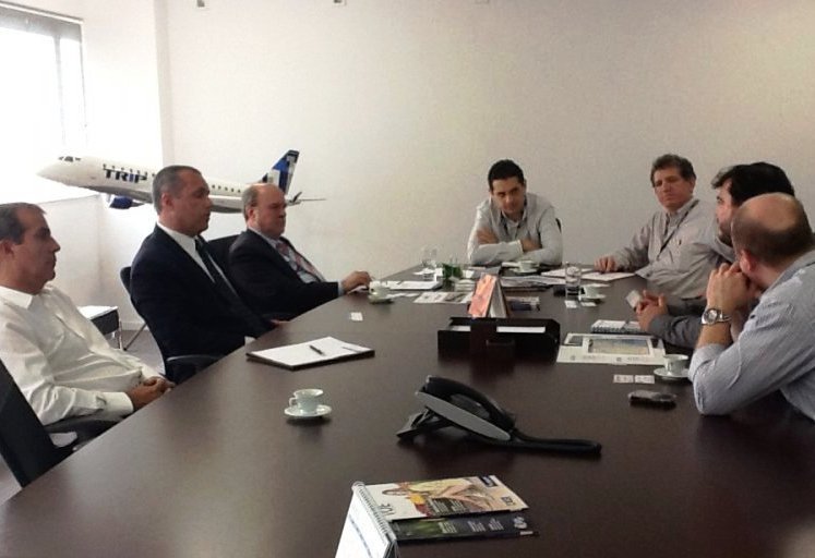 Prefeito Schirmer participou de reunião em São Paulo, com a diretoria da Trip, durante o processo de fusão com a empresa Azul, em abril desse ano/ Foto: Arquivo