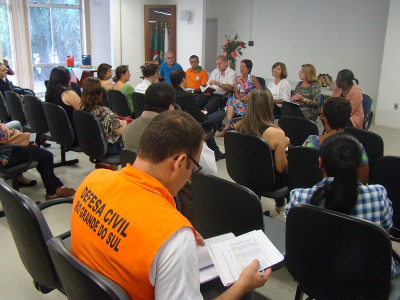 Ao final do encontro, foi reiterado que os órgãos municipais, estaduais e nacionais estão à disposição para auxiliar aos serviços Ao final do encontro, foi reiterado que os órgãos municipais, estaduais e nacionais estão à disposição para auxiliar aos serviços
