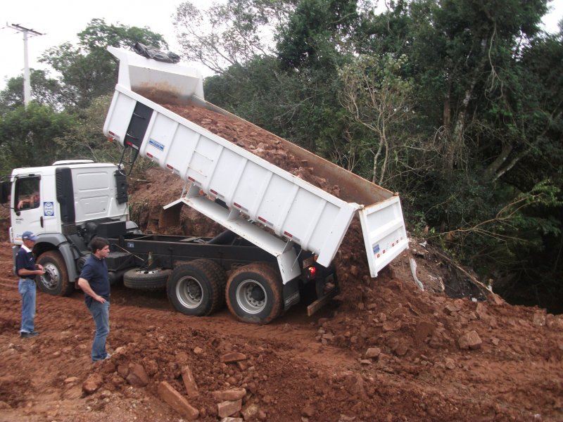 Estrada Eduardo Duarte, na Vila Tomazetti