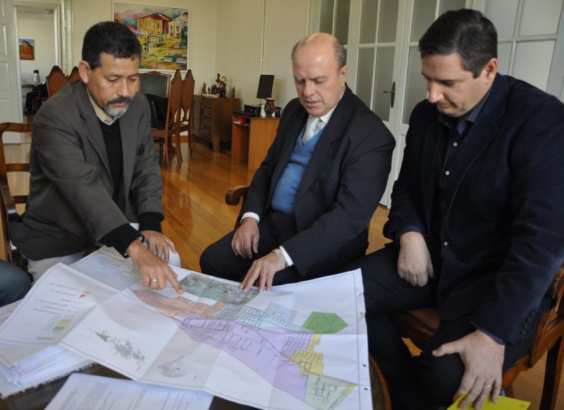 Licença emitida pela Prefeitura autoriza a obra no que se refere a questões ambientais em mais de 75 quilômetros de rede de esgoto que deve ser implantada. Foto: João Alves/Assessoria de Imprensa