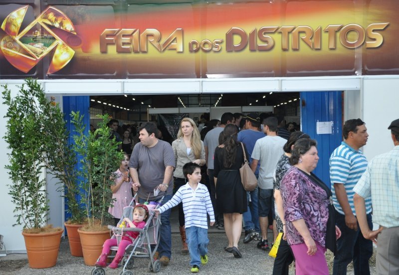 Durante a Feira dos Distritos, o público vai encontrar produtos coloniais, artesanato e flores, entre outros produtos/Foto: Arquivo/Prefeitura Durante a Feira dos Distritos, o público vai encontrar produtos coloniais, artesanato e flores, entre outros produtos/Foto: Arquivo/Prefeitura