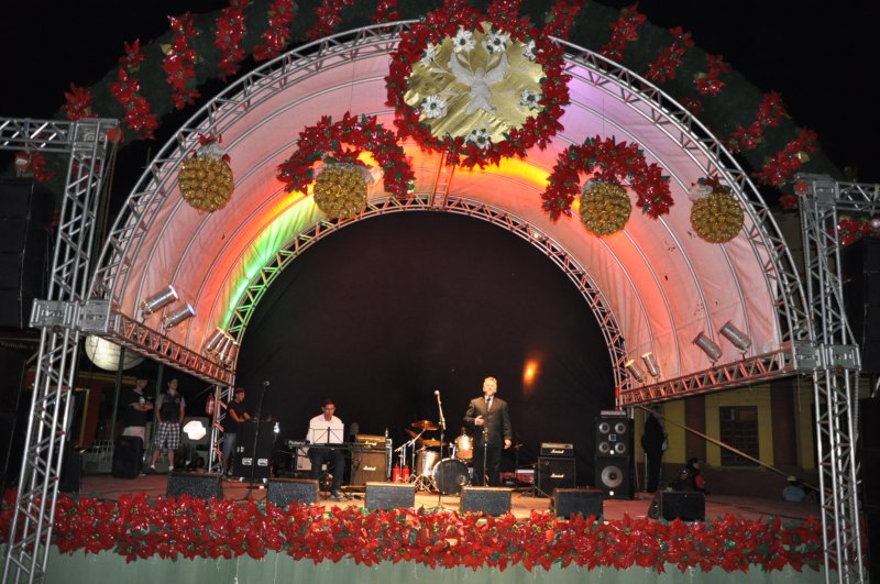 Todas as semanas, até janeiro, o palco principal da Saldanha marinho recebe ´programação cultural/Foto: João Alves Todas as semanas, até janeiro, o palco principal da Saldanha marinho recebe ´programação cultural/Foto: João Alves