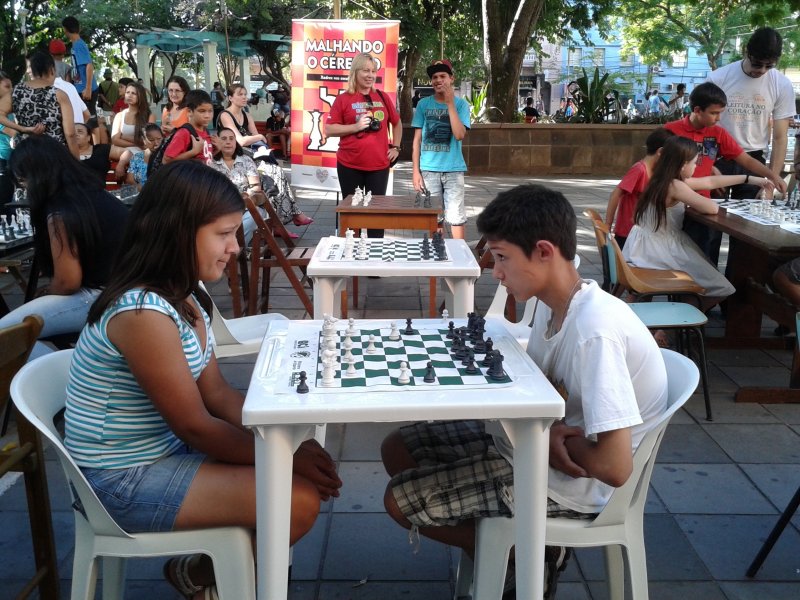 XADREZ CLUBE: PROJETO XADREZ NA PRAÇA