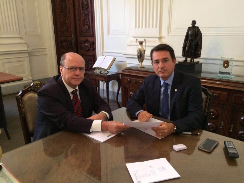 Chefe da Casa Militar tratou da instalação da base aeropolicial com o prefeito Cezar Schirmer / Foto: Felipe Pires