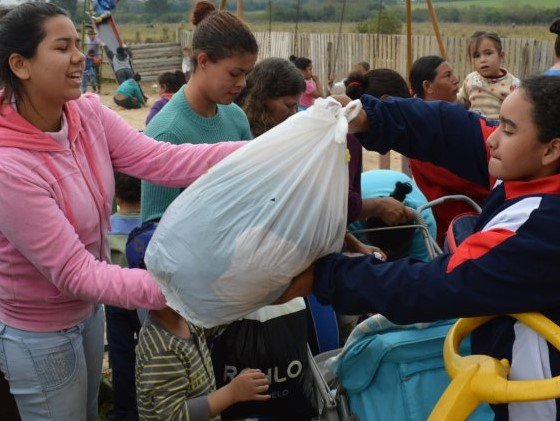 Campanha do Agasalho 2016 reforça à população pedido de doações de roupas para crianças