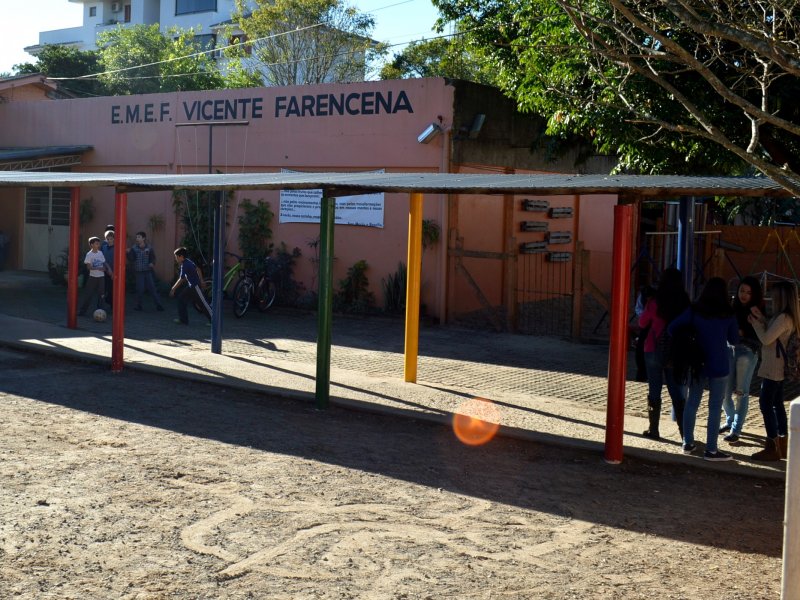 Assinado contrato para reconstrução de muro e drenagem pluvial da EMEF Vicente Farencena, em Camobi