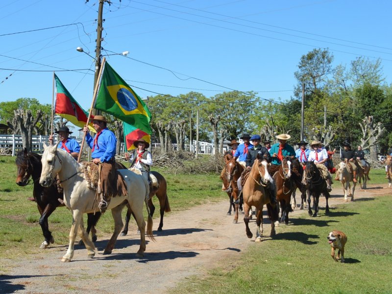 9ª Cavalgada da Integração teve seu ponto alto sábado (10), com realização de Missa Crioula 9ª Cavalgada da Integração teve seu ponto alto sábado (10), com realização de Missa Crioula