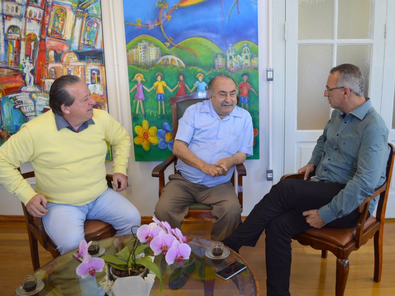 &quot;Aprendi muito com o senhor&quot;. Prefeito eleito faz primeira visita oficial a José Haidar Farret