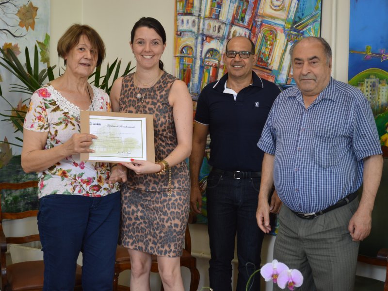 Farret entrega Diplomas de Reconhecimento de aposentados para 13 servidores municipais
