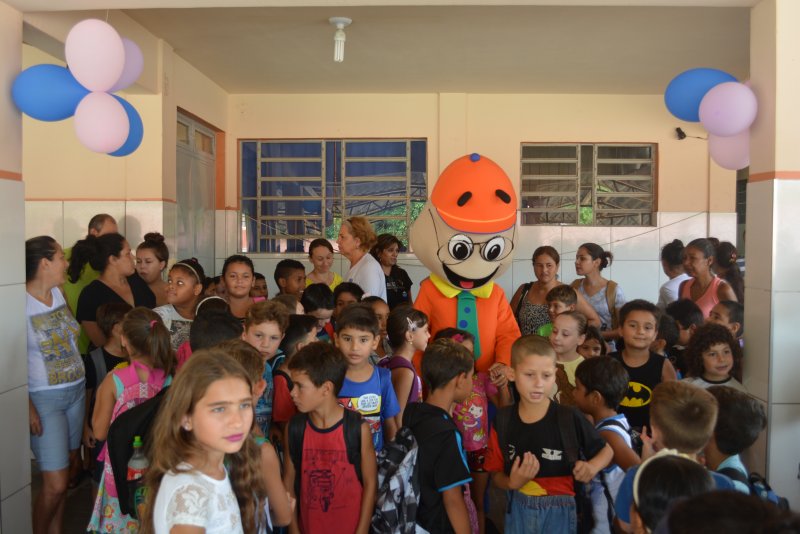 Cid Legal visita a Escola Castro Alves para dar boas vindas aos alunos