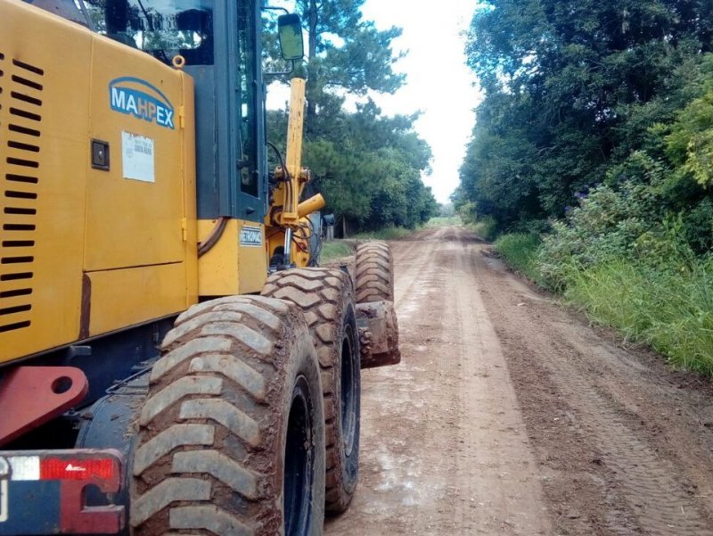 Patrolamento e empedramento das estradas dos distritos são prioridades do governo (Foto: Divulgação/Prefeitura)