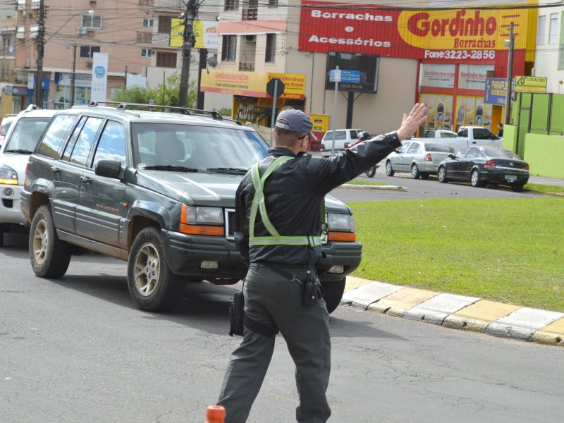 Estacionamento em vagas regulamentadas é a infração campeã de multas (Foto: João Alves)