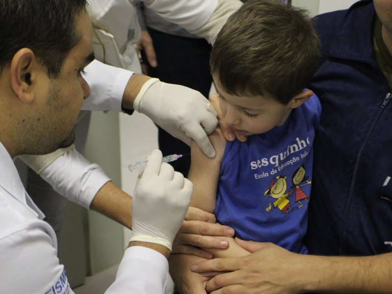  Unidades de Saúde funcionaram durante todo o sábado disponibilizando a vacinação para os grupos de risco (Foto: Deise Fachin)