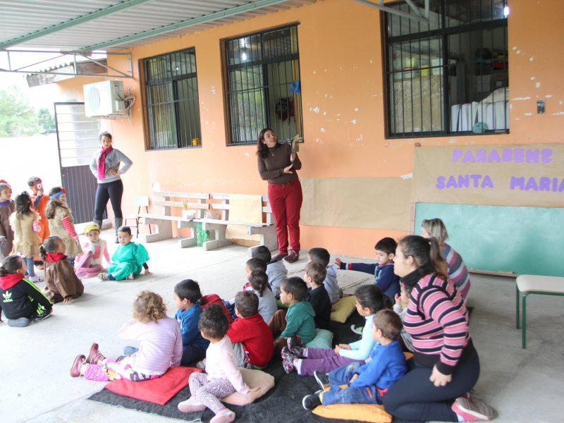 As crianças da Escola Ângela Tomazetti apresentaram a peça “A estrelinha na terra de Imembuí” (Foto: Deise Fachin) As crianças da Escola Ângela Tomazetti apresentaram a peça “A estrelinha na terra de Imembuí” (Foto: Deise Fachin)