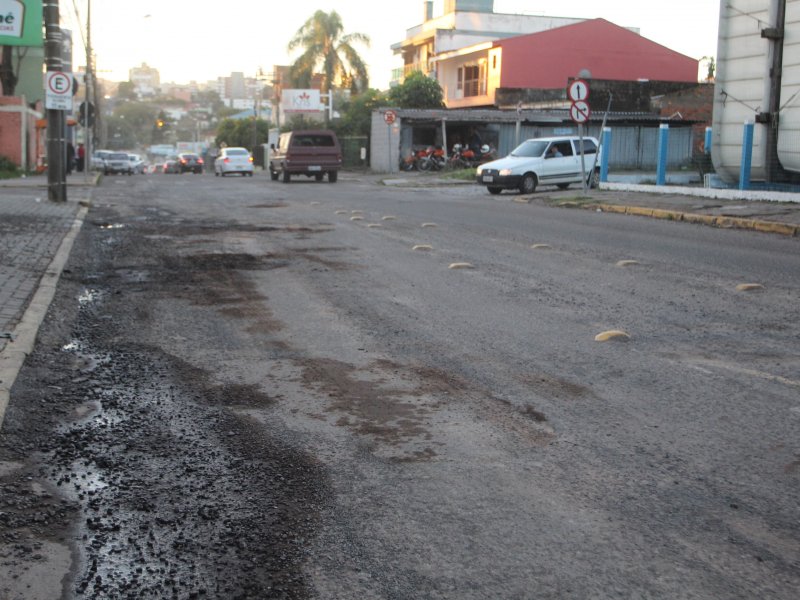  Ruas centrais, como a Duque de Caxias, estão no cronograma definido pela Prefeitura (Foto: Deise Fachin)