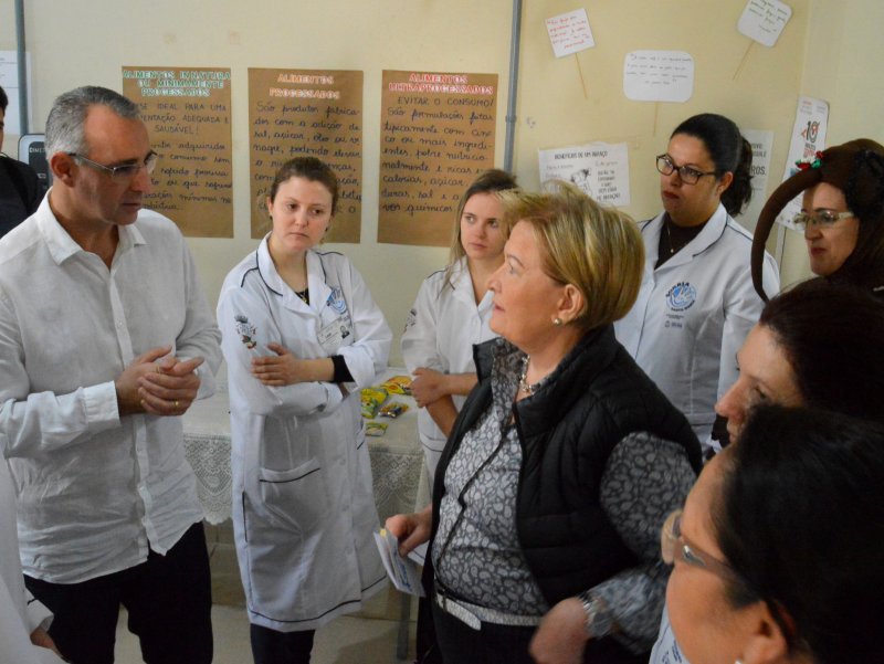 Senadora Ana Amélia foi até a sede do Centro de Especialidades Odontológicos conhecer o projeto e parabenizar o trabalho dos profissionais (Foto: João Alves) Senadora Ana Amélia foi até a sede do Centro de Especialidades Odontológicos conhecer o projeto e parabenizar o trabalho dos profissionais (Foto: João Alves)
