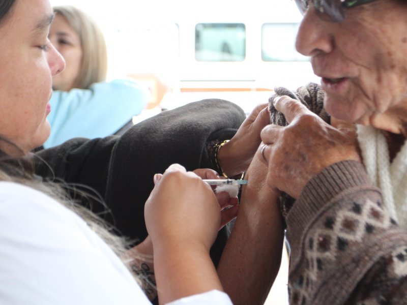 Vacinação será mantida enquanto houver doses disponíveis (Foto: Deise Fachin) Vacinação será mantida enquanto houver doses disponíveis (Foto: Deise Fachin)