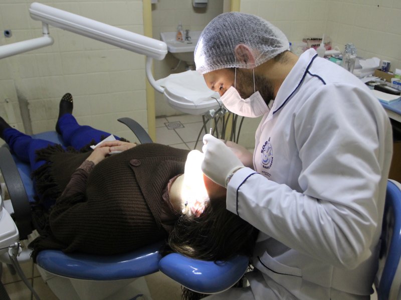 Pacientes são reagendados nas edições do projeto até concluírem o tratamento odontológico (Foto: Deise Fachin)