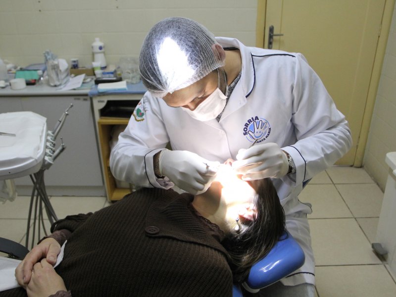 Durante o mutirão, pacientes têm acesso a diferentes tratamentos odontológicos (Foto: Arquivo/ Deise Fachin)