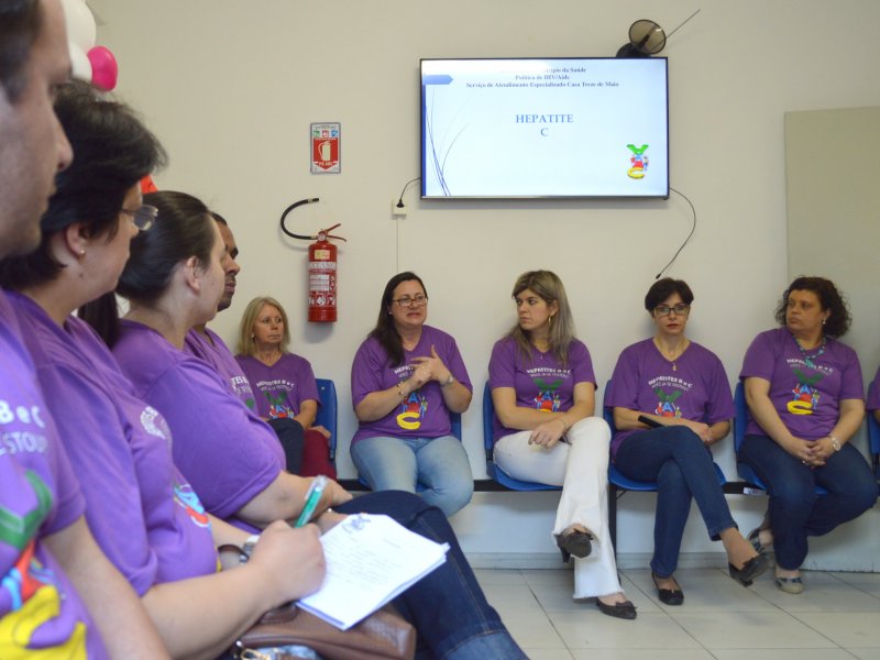 Profissionais das Unidades de Saúde do Município foram divididos em grupos para acompanhar a capacitação (Foto: João Alves)