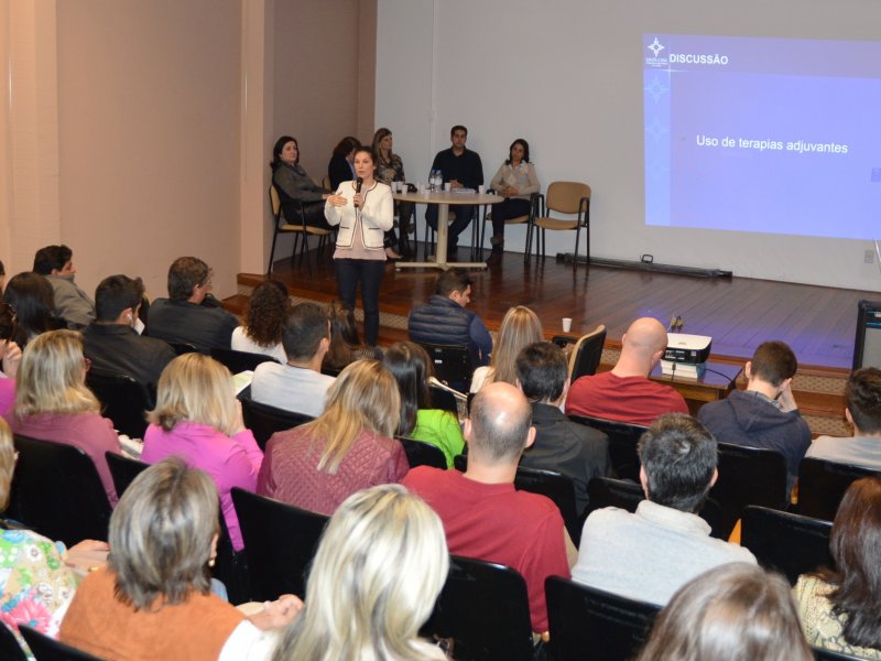 Palestras foram realizadas no auditório da 4º Coordenadoria Regional de Saúde (Foto: João Alves)