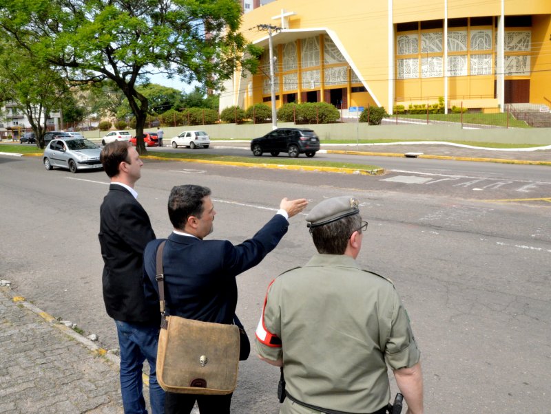 Setor de Fiscalização da Prefeitura, Guarda Municipal e Brigada Militar já analisaram a Avenida Medianeira para definir a disposição dos lotes e da segurança (Foto: João Alves)