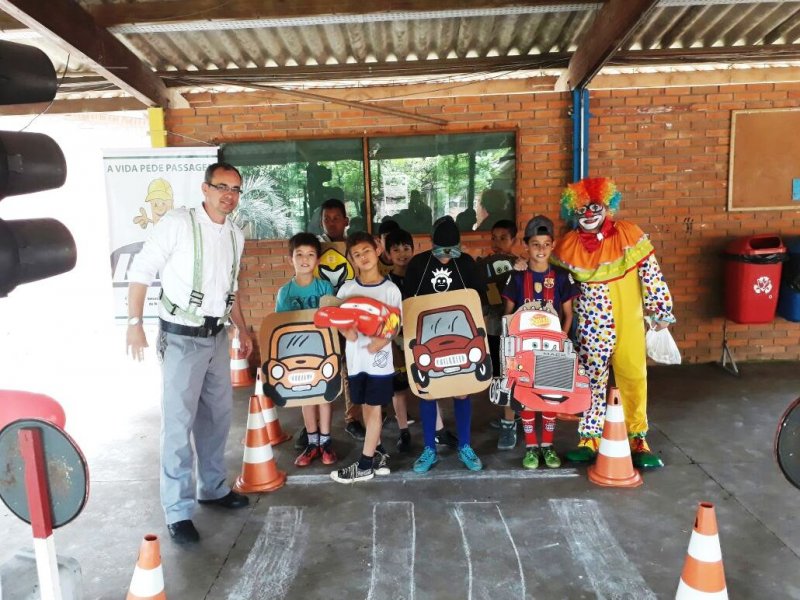 Cerca de 70 alunos participaram da atividade na Escola Irmão José Otão (Fotos: Divulgação)