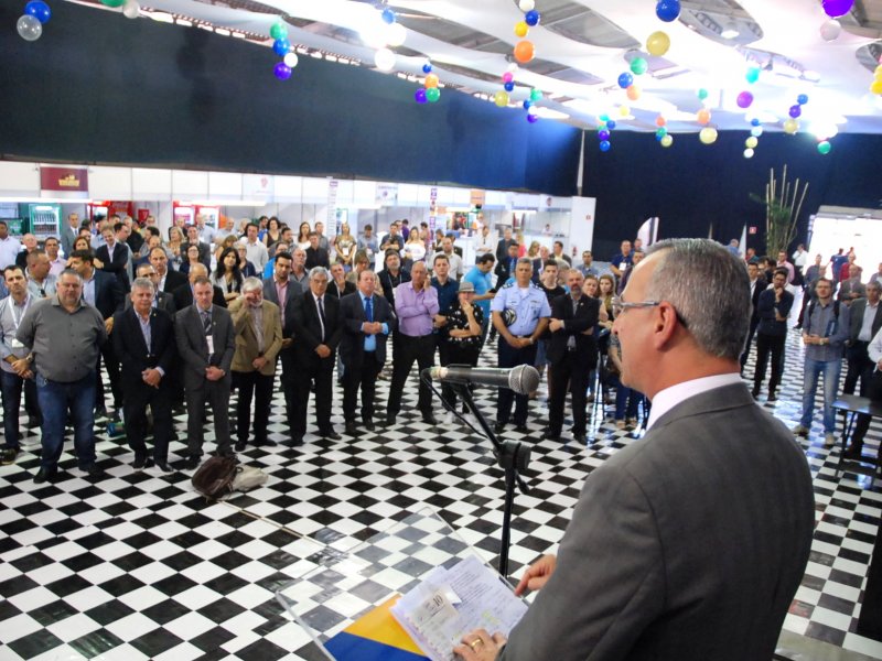  Prefeito Jorge Pozzobom e vice-prefeito Sergio Cechin participaram da solenidade de abertura da Multifeira de Santa Maria (Fotos: João Alves)