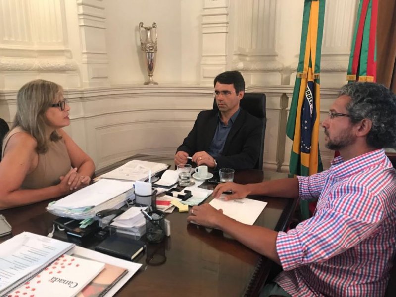 Liliane esteve reunida com o chefe da Casa Civil, Fabio Branco, e com o deputado estadual Frederico Antunes (Foto: Divulgação)