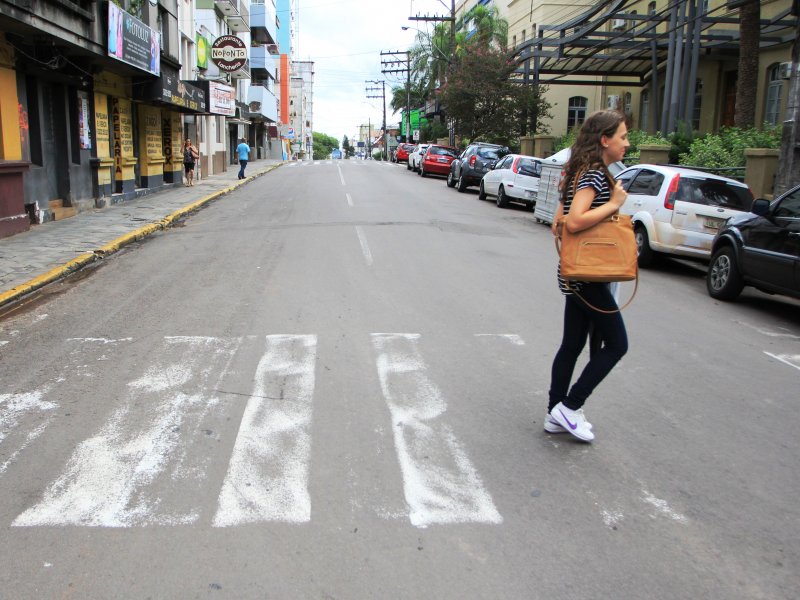 Faixa de pedestres em frente ao Colégio Santa’anna, na Rua dos Andradas, está no cronograma (Foto: Deise Fachin)