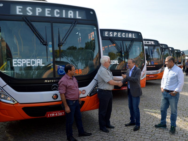 Novos ônibus foram entregues nesta segunda-feira, na Gare da Estação Férrea (Fotos: João Alves)