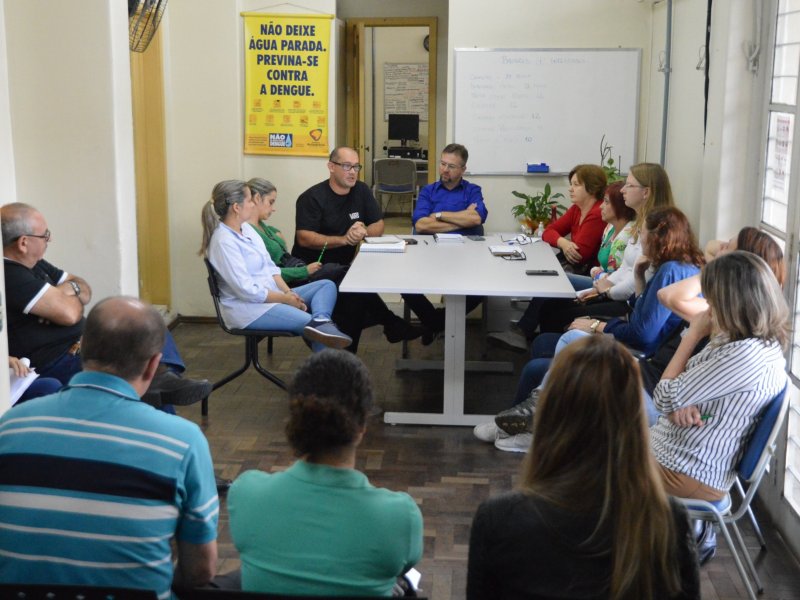 Profissionais estiveram reunidos com a equipe que já trabalha na investigação das causas do surto (Foto: João Alves)