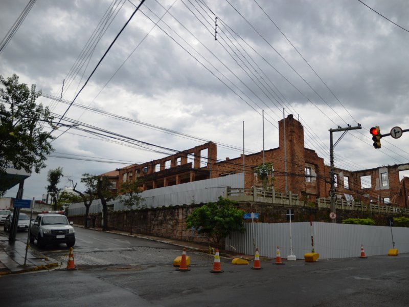 Instituto Metodista Centenário conseguiu liminar na Justiça para demolir o prédio (Foto: João Alves)