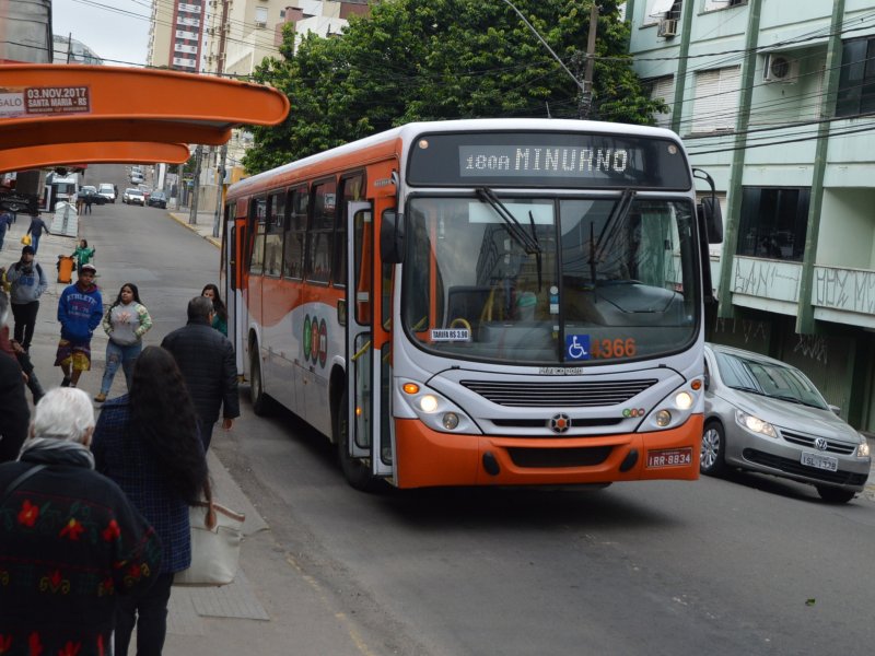 Linhas de ônibus estão operando normalmente na cidade (Foto: João Alves)
