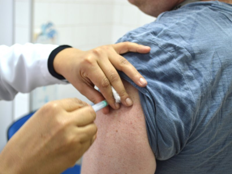 Vacinação é realizada nas Unidades Básicas de Saúde e nas Estratégias Saúde da Família (Foto: Divulgação/ Prefeitura)