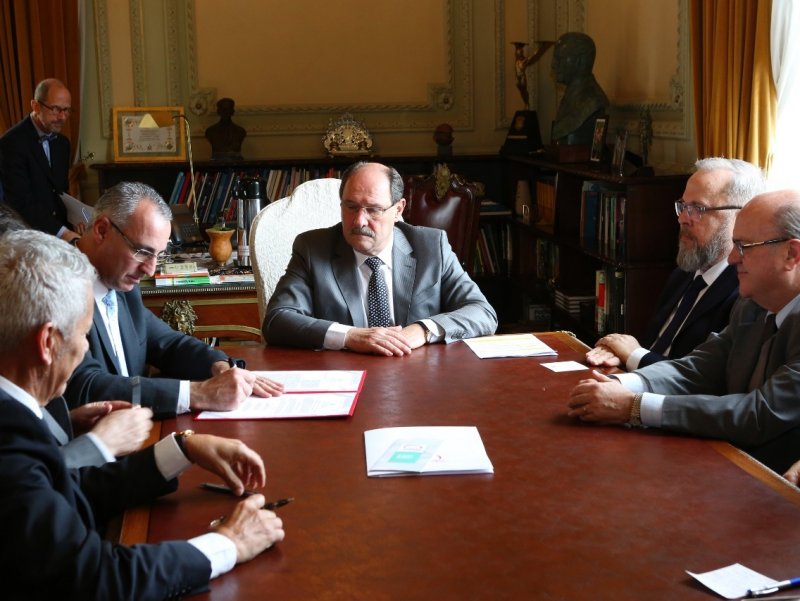 Prefeito Jorge Pozzobom participou do ato de assinatura do documento, realizado na manhã desta segunda-feira (Foto: Luiz Chaves/Palácio Piratini)