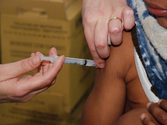 Crianças com idade entre um ano e quatro anos, 11 meses e 29 dias devem procurar as Unidades de Saúde do Município para receber as vacinas (Foto: Arquivo/ Prefeitura)