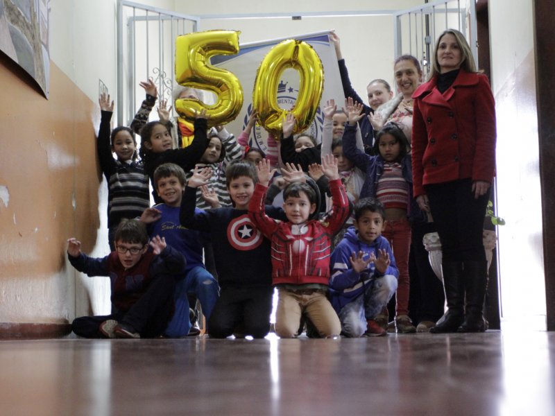 Aos 50 anos, Escola Perpétuo Socorro tem 420 alunos e 28 professores (Fotos: Deise Fachin) Aos 50 anos, Escola Perpétuo Socorro tem 420 alunos e 28 professores (Fotos: Deise Fachin)