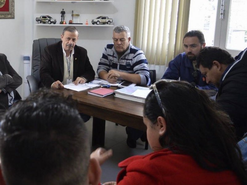 Prestadores de serviço de transporte escolar foram recebidos pelo secretário de Mobilidade Urbana, João Ricardo Vargas (Foto: Divulgação)