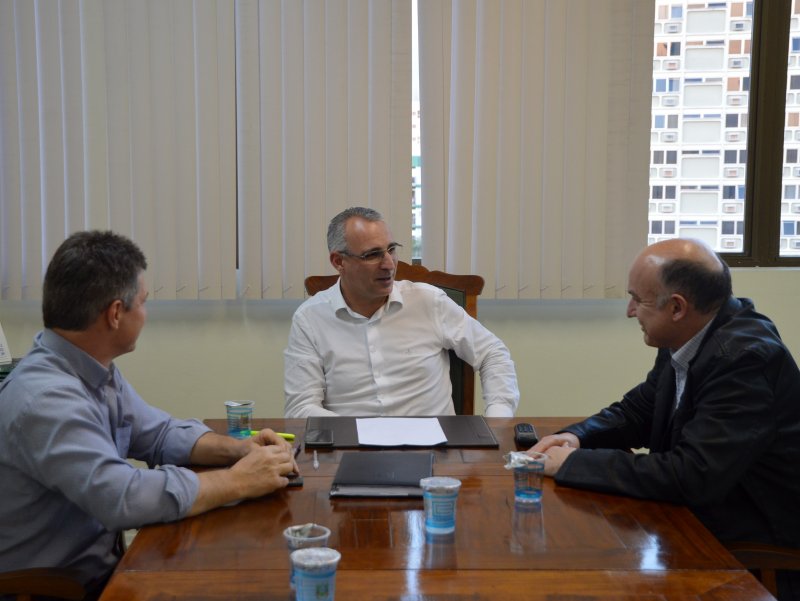  Chefe do Executivo e secretário estadual se reuniram, na quarta-feira, no Gabinete de Governança (Foto: João Alves)