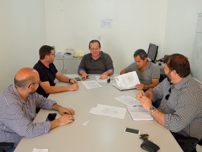 Nesta segunda-feira, secretário interino esteve reunido com a equipe da Infraestrutura (Foto: João Alves)