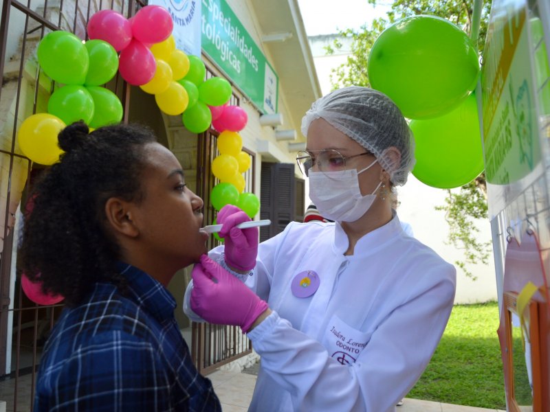 Equipe da Política de Saúde Bucal do Município faz o acolhimento e atendimento aos pacientes (Foto: João Alves/Prefeitura)