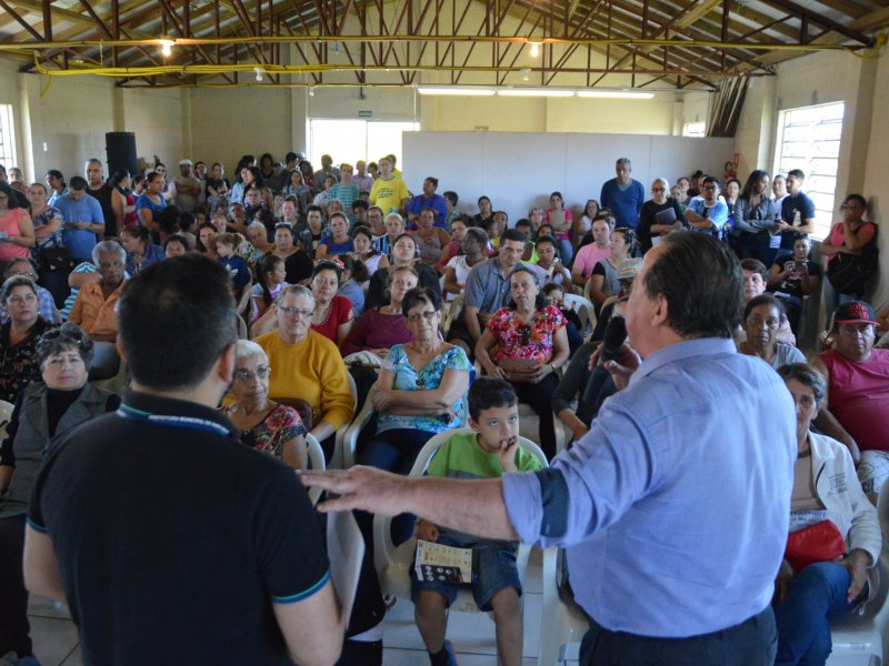 Dezenas de pessoas participaram da ação, que contou também com atividades voltadas à Educação Ambiental (Foto: João Alves/Prefeitura)