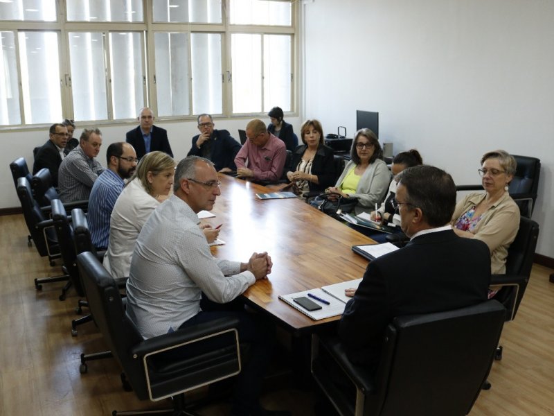 Reunião contou com representantes do Município e da Instituição de Ensino Superior (Foto: Divulgação/ Marcos Oliveira/Assessoria de Comunicação Gabinete do Reitor)