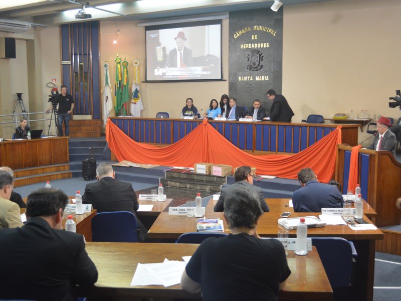 Programa Municipal de Educação Fiscal foi homenageado pelos 21 vereadores do Legislativo. (Foto: Fernando Vieira)